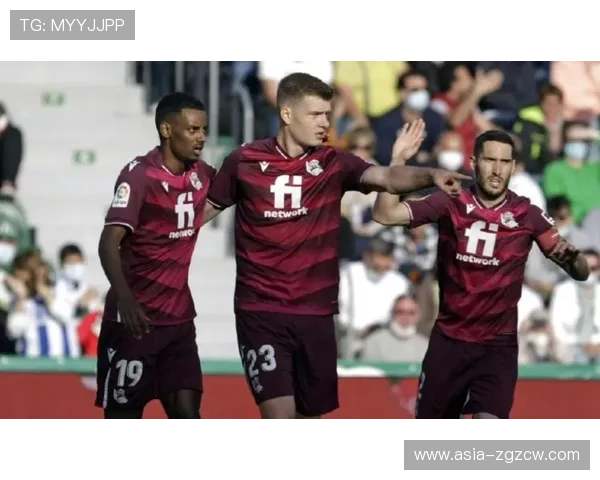 莱万特2-1逆转埃尔切，老将莫拉莱斯替补绝杀